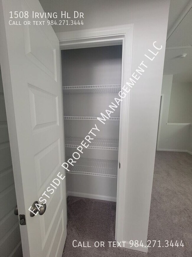 Building Photo - 1508 Irving Hl Dr