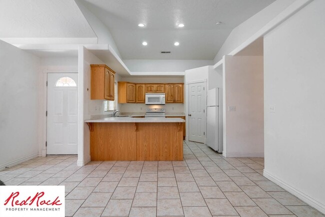 Building Photo - 2 Bedroom and 2 Bathroom Home near Quail C...