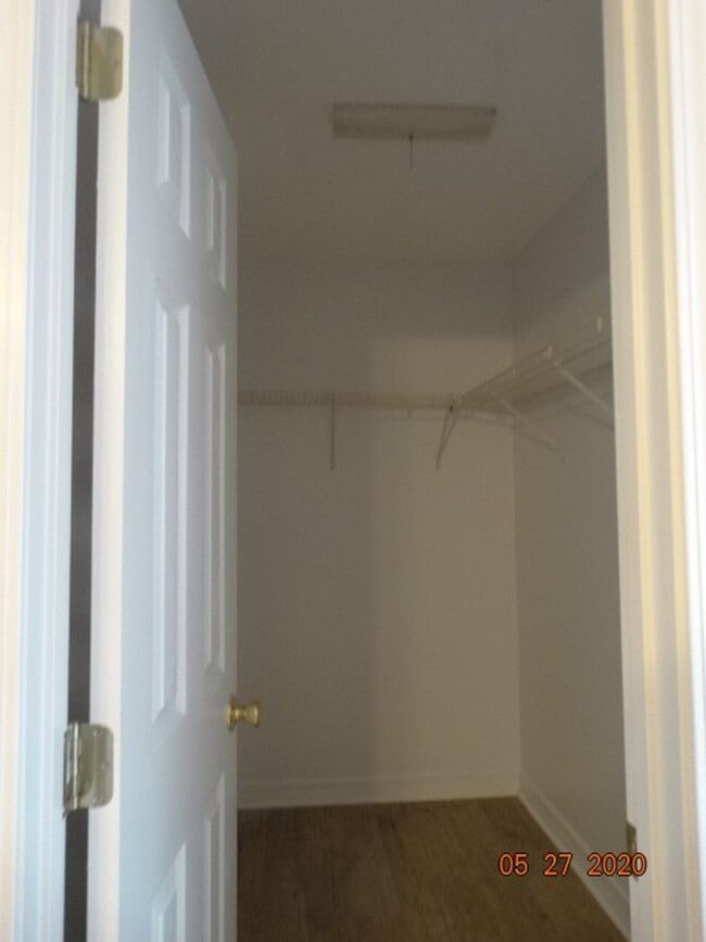 Building Photo - 552 Brock Ave