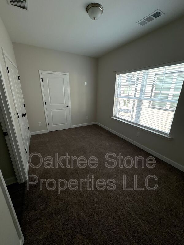 Building Photo - 2591 Ocean Dr NW