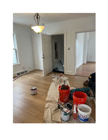 Building Photo - 1391 Park Ave