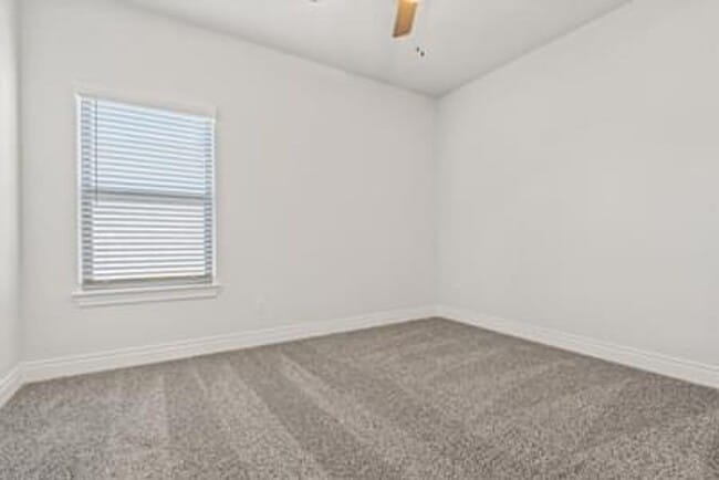 Building Photo - 1124 Laux Ln