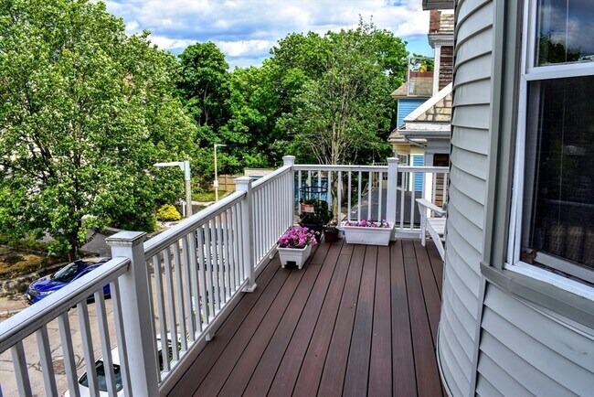 Building Photo - 43 Oakview Terrace