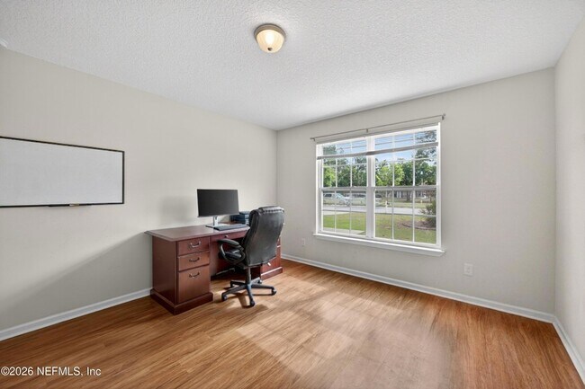 Building Photo - 940 State Rd 13 N