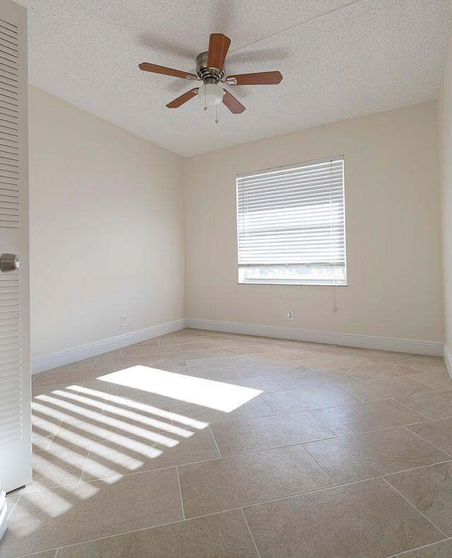 Building Photo - 9929 Three Lakes Cir