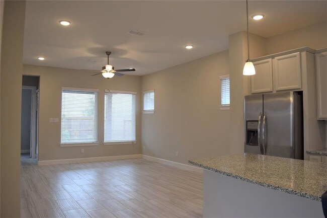 Building Photo - 26910 Brighton Valley Way
