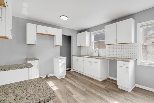 Building Photo - 4712 Cadieux Rd