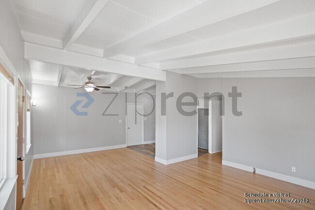 Building Photo - 3350 Pepper Tree Ln