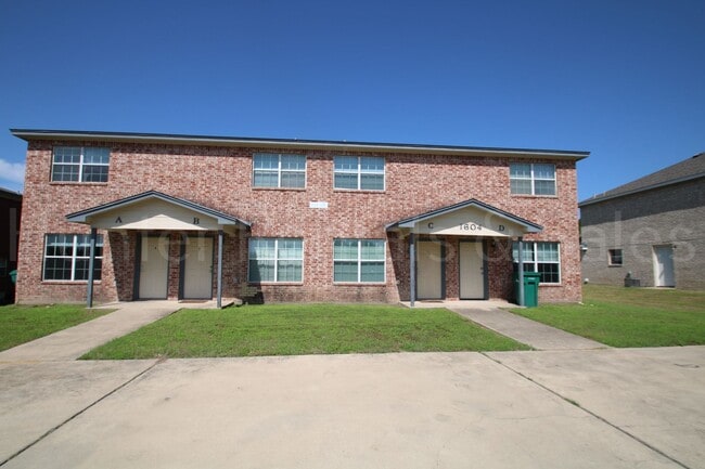 Primary Photo - Heights Two-Bedroom!