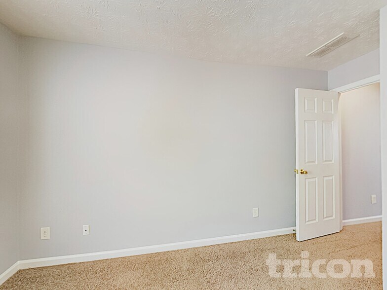 Building Photo - 4190 Crestside Ridge SW