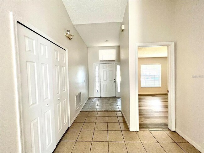 Building Photo - 1140 Cedarwood Way