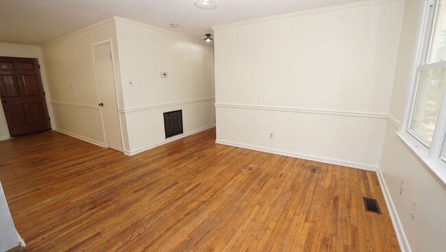 Building Photo - 1008 Hendricks Ave