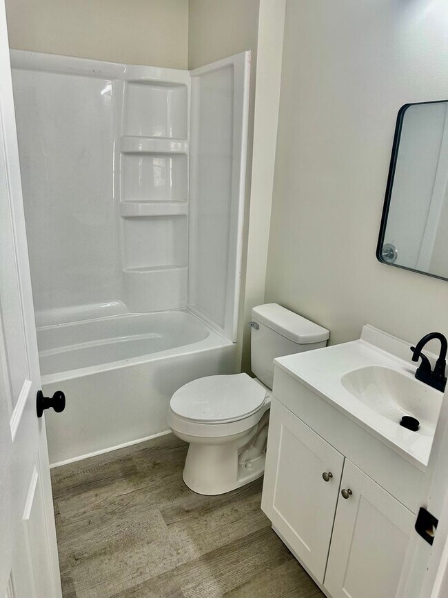 Building Photo - Charming Completely Remodeled Home!