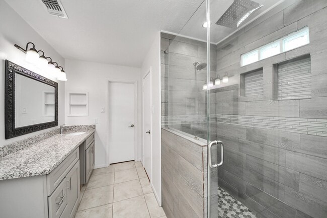 Building Photo - 8026 Big Oak Trail Dr