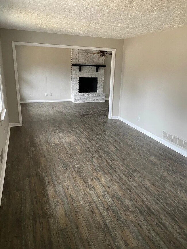 Building Photo - 506 Jefferson Dr