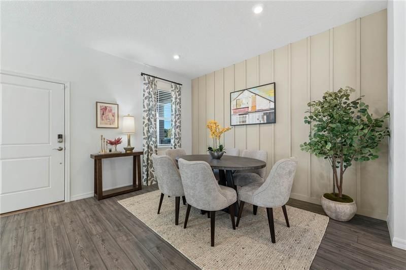 Building Photo - 3061 Cambridge Ml St