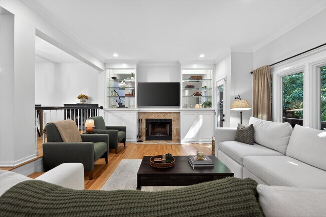 Building Photo - Elegant & Spacious Contemporary Townhome in Serene Potomac Enclave