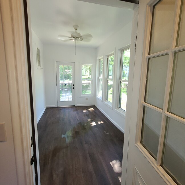 Building Photo - 309 Lake St