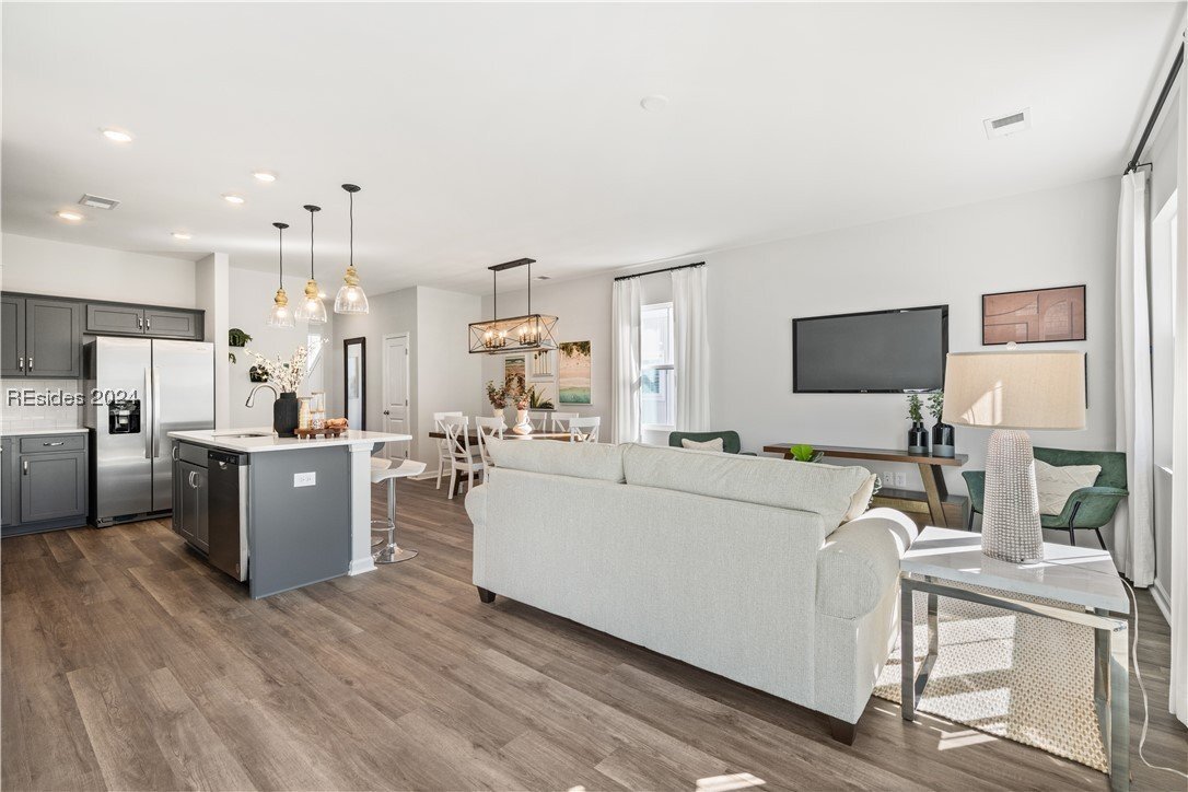 Building Photo - 7 Whispering Oaks Cir