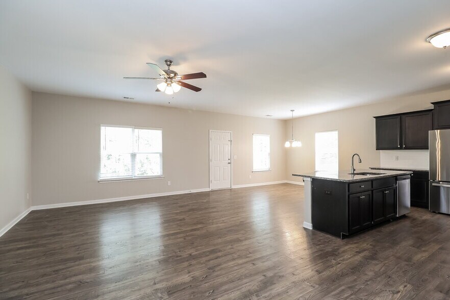 Building Photo - 1017 Helms Rd