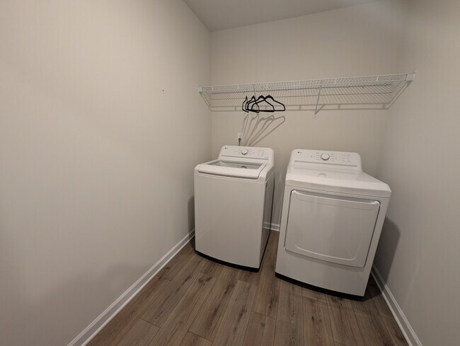 Building Photo - 1802 Pheasant Trce Cir