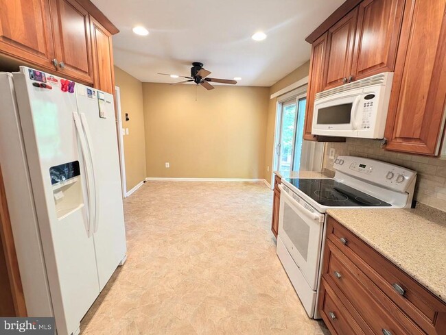Building Photo - 6416 Albemarle St