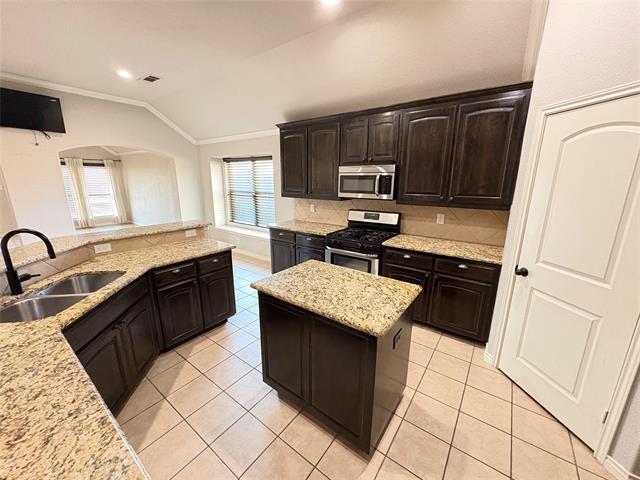 Building Photo - 5900 Shiner Dr