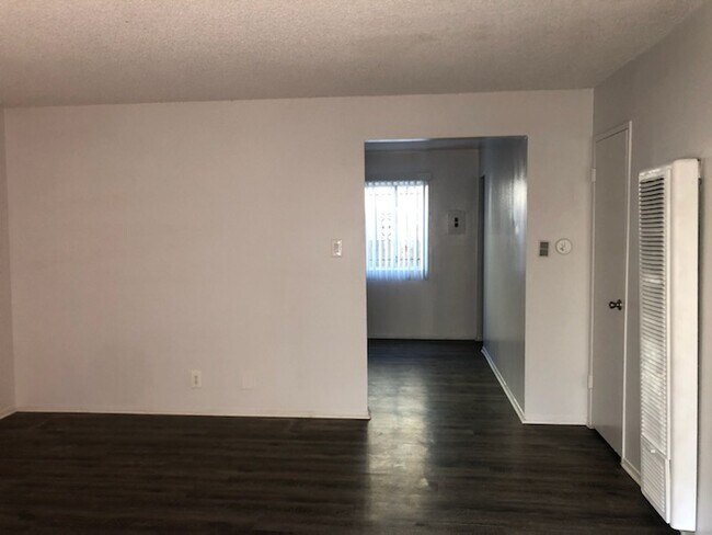 Entrance view to frntroom & Kitchen - 12531 Eucalyptus Ave