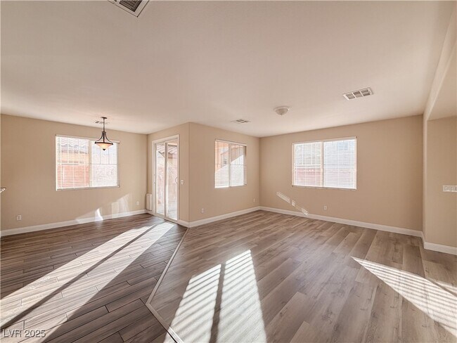 Building Photo - 10733 Mentesana Ave