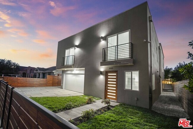 Building Photo - 2125 S Rimpau Blvd