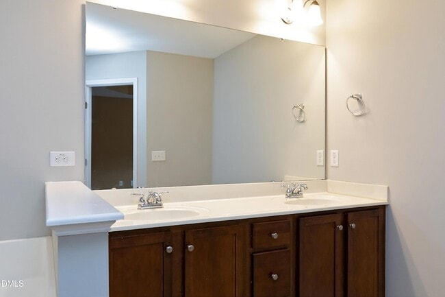 Building Photo - 514 Dragby Ln