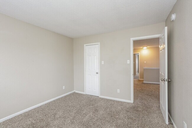 Building Photo - 1170 Freemont Ln