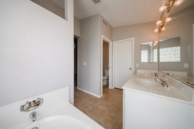 Building Photo - 14707 W Lupine Ln