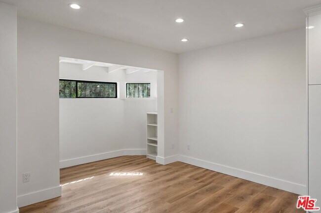 Building Photo - 1107 Princeton St