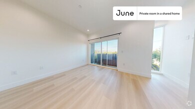 Building Photo - Private bedroom in 5 bed/5 bath Home