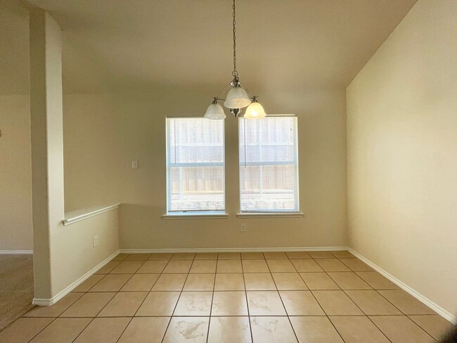 Building Photo - 4 Bedroom 1 story Duncanville ISD