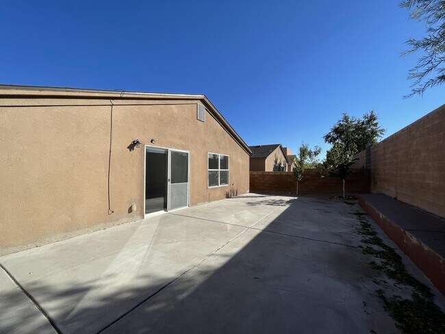 Building Photo - 3119 El Caballero Dr SW