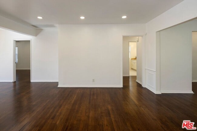 Building Photo - 6446 W 85th St