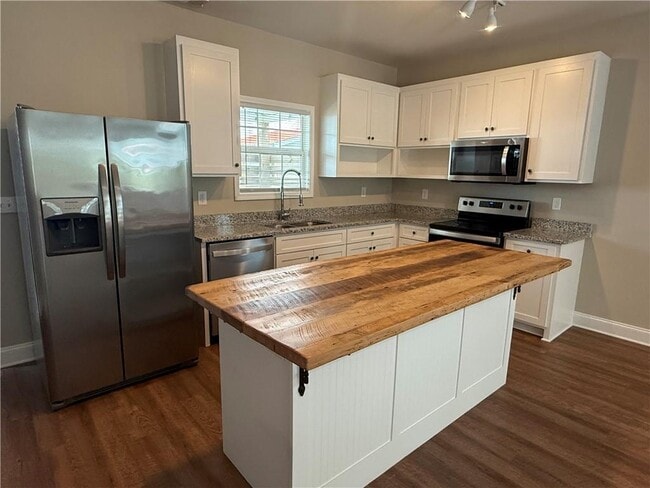 Building Photo - 13 Liberty Highland Dr