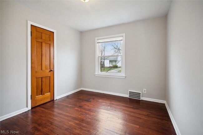 Building Photo - 14116 Krems Ave
