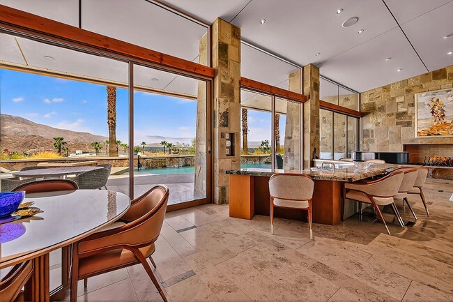 Building Photo - 9 Rockcrest