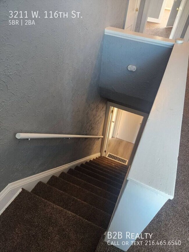 Building Photo - 3211 W 116th St