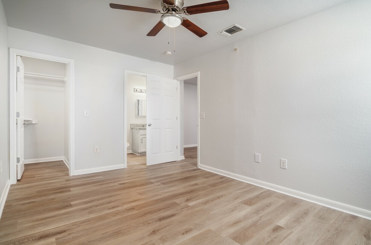 Swaying Oaks - 1302 Pinn Rd San Antonio TX 78227 | Apartment Finder, image size:1240x819