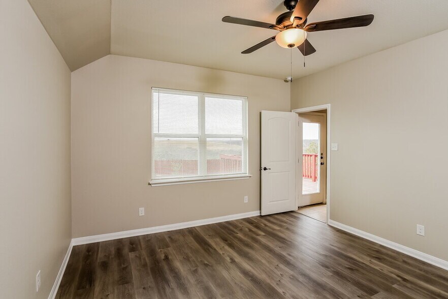 Building Photo - 243 Posey Pass