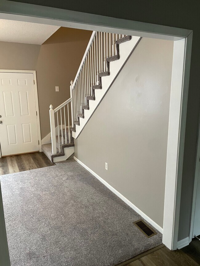 Building Photo - 5100 Hardy Ct