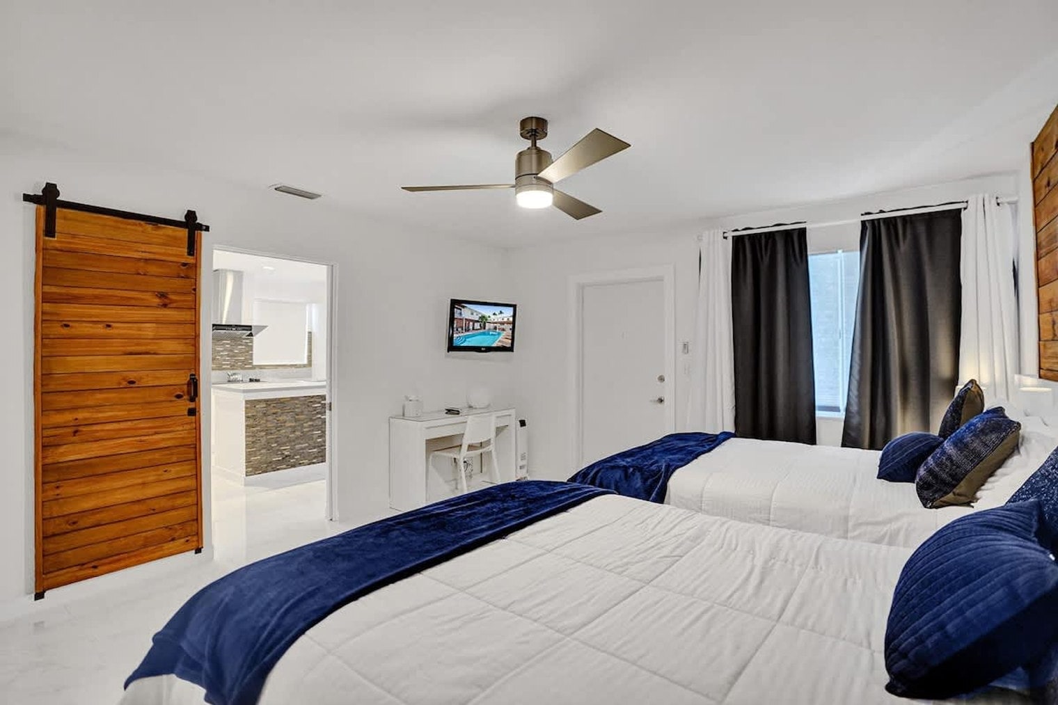 Building Photo - 3215 NE 7th St