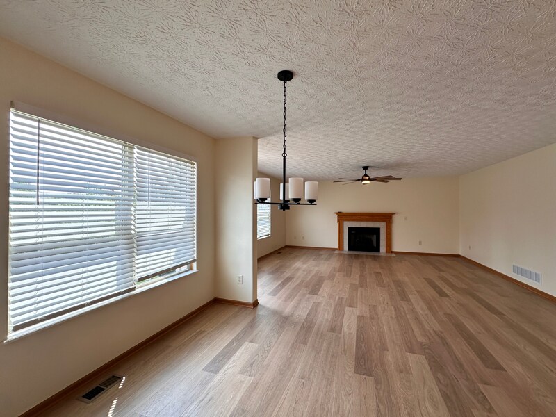 Building Photo - 1553 Grove Hill Dr