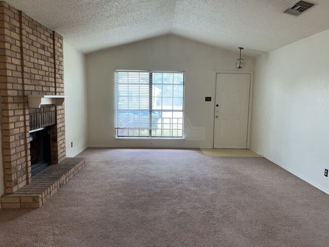 Building Photo - 2234 Hilltop Loop