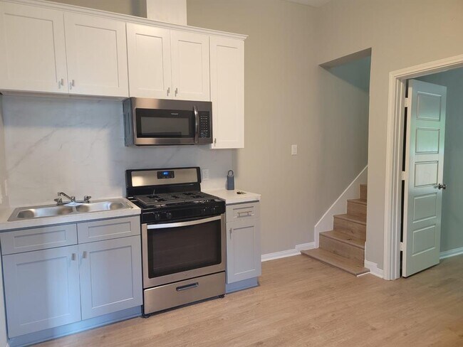 Building Photo - 1714 Mary St