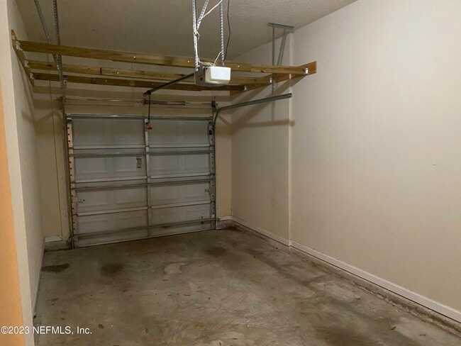 Building Photo - 8204 White Falls Blvd